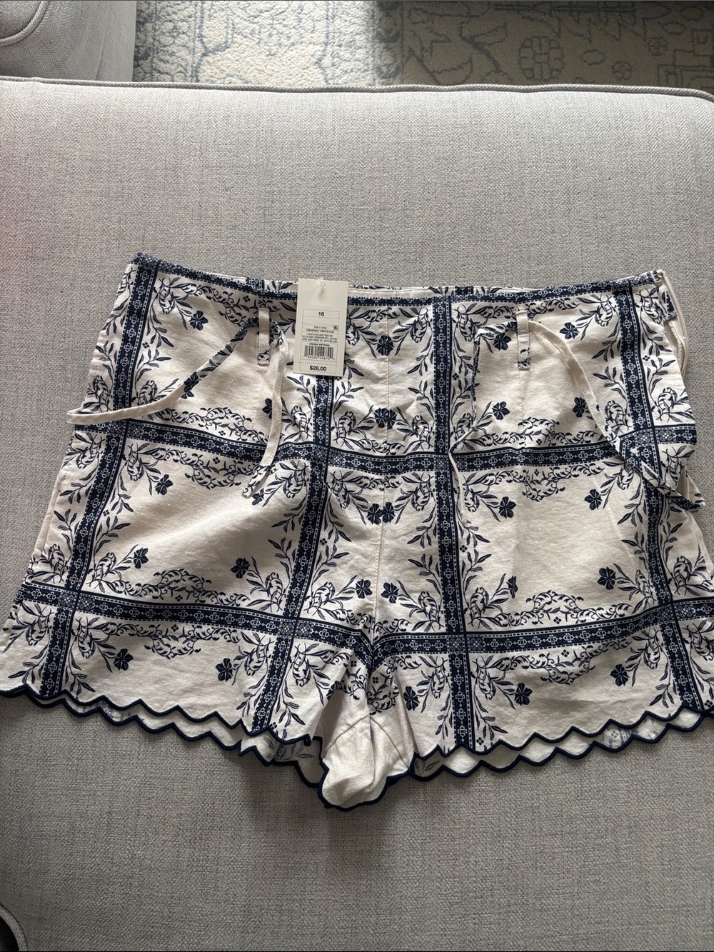Women’s Scalloped Hem Printed Shorts - Navy on Cream